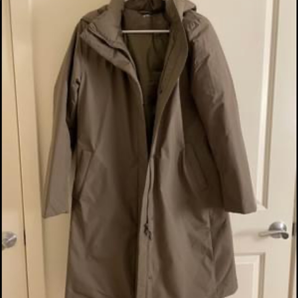 Warm and cute Uniqlo Long hybrid coat (sold out online) - Picture 2 of 5